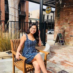 Meet your Posher, Alexis